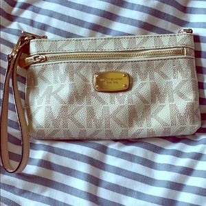 🔥Michael Kors Oversized Wrislet🔥